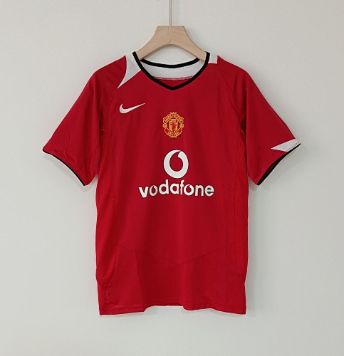 2005-06 Manchester United Retro Version