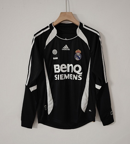 2006-07 Real Madrid Retro Version