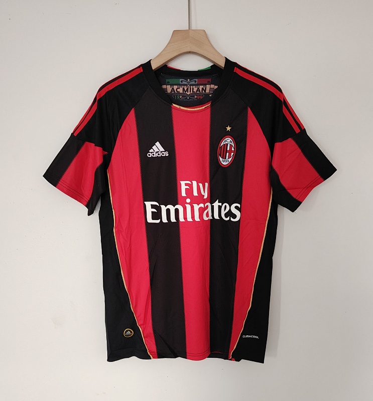 2010-11 AC Milan Retro Version