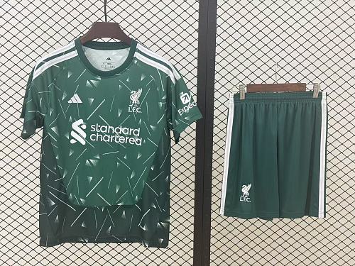 Football Collection Liverpool Adult Kit
